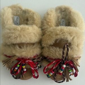 Alameda Turquesa Cozy Shearling Moccasin Slippers - Tan with Multicolor Beads